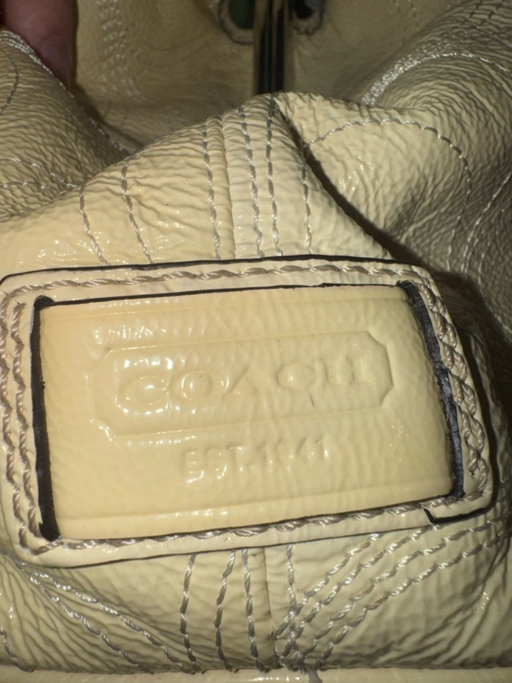 COACH Cream Leather kiss lock Tote Bag. - Picture 6 of 7